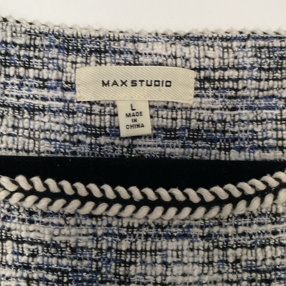 Max Studio White and Blue Textured Fit and Flare Cap Sleeve Short Dress - Picture 6 of 16